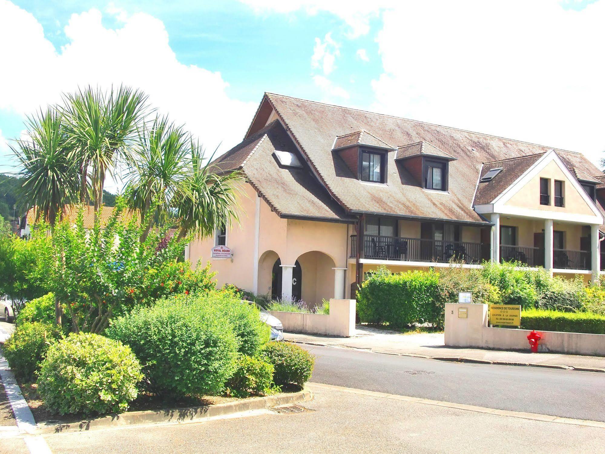 Residence Royal Bearn Salies-de-Béarn Exterior foto